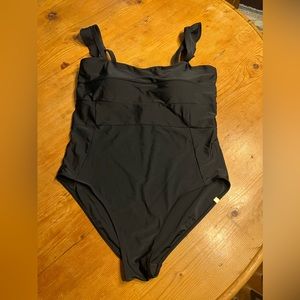 NWOT - SUMMERSALT ruffle oasis one piece
